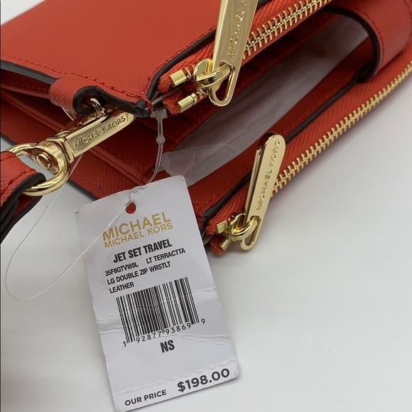 MICHAEL KORS JET SET TRAVEL LG DOUBLE ZIP WRISTLET - Picture 15 of 16